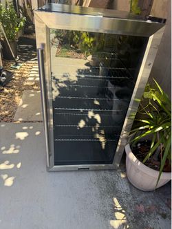 Mini fridge