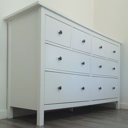 Immaculate White Ikea Hemnes dresser