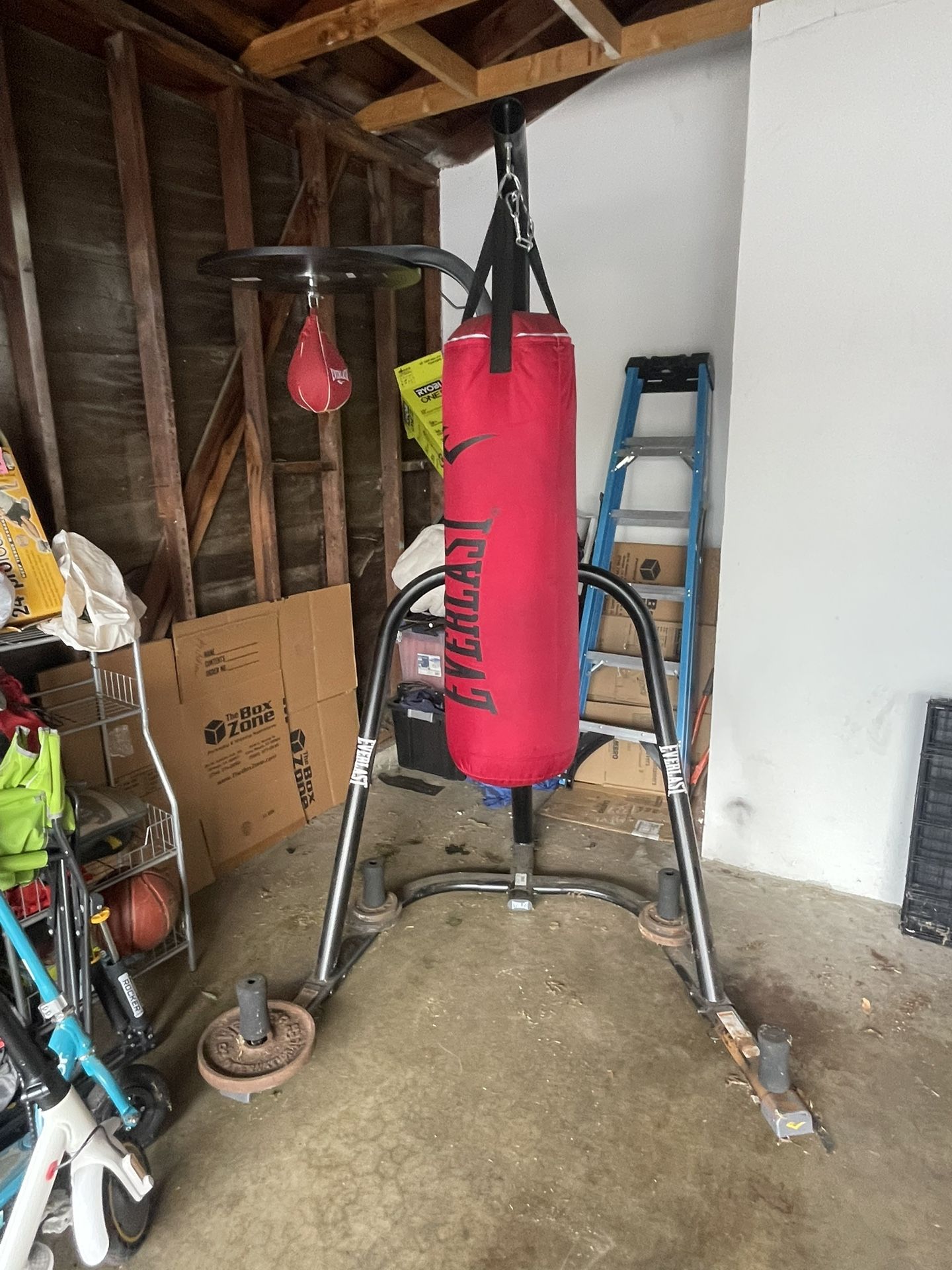 Everlast 3 Station Heavy Bag Stand (Used)