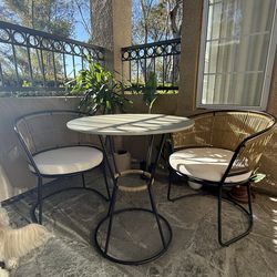 Outdoor dining table set
