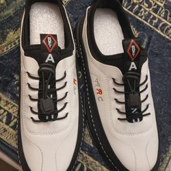 BRAND NEW NEVER USED SIZE * BRAND NEW * SIZE 9  VERY COMFORTABLE FORMAL OR TENNI SHOES VERY LIGHT $40 