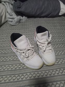 Jordan 11 platinum tints