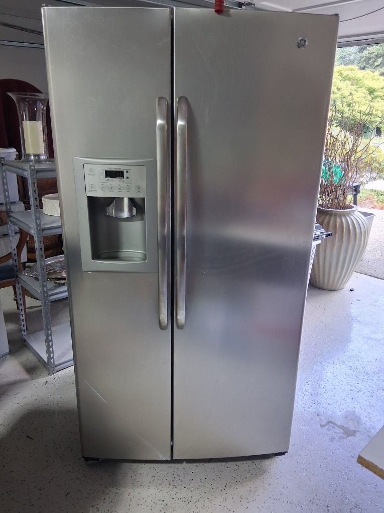 GE Side By Side Refrigerator