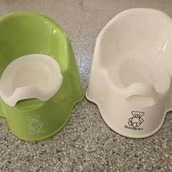 Baby Björn Potty Chair Green or White Potty Training Toilet, Easy-to-Clean, Removable Inner Pot