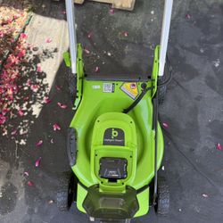 Green Works lawnmower
