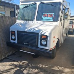 1997 Chevy P30 2500 Commercial Truck