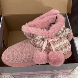 LADIES BOOTIE SLIPPERS  ZISE 5/6  2 New Pairs 