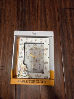 Pooh Table Clock