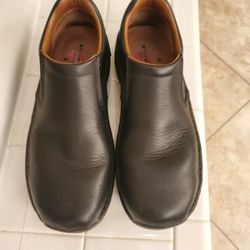 Men's Size 9 Red Wing shoes !