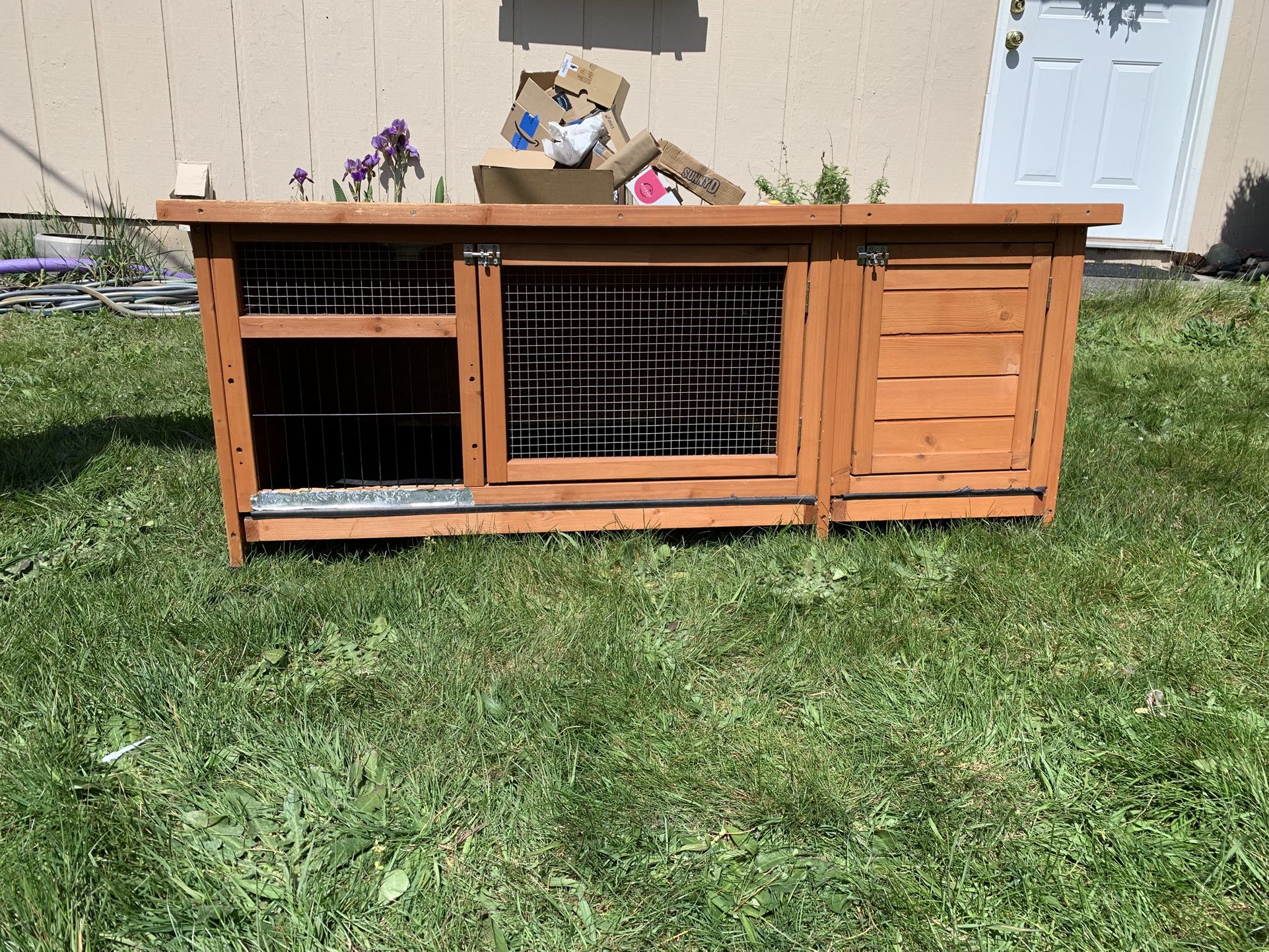 Animal Hutch With Ramp And Light