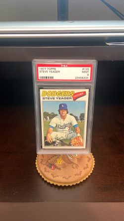 1977 Topps Steve Yeager PSA 9