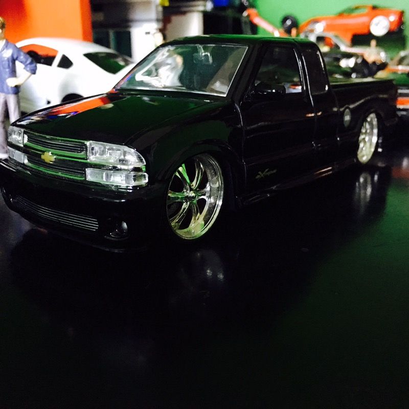 1:24 scale Jada toys Chevy S10 pick up truck