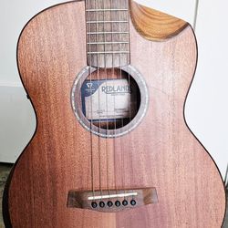 Traveler Redlands Electric Acoustic  Travel Guitar