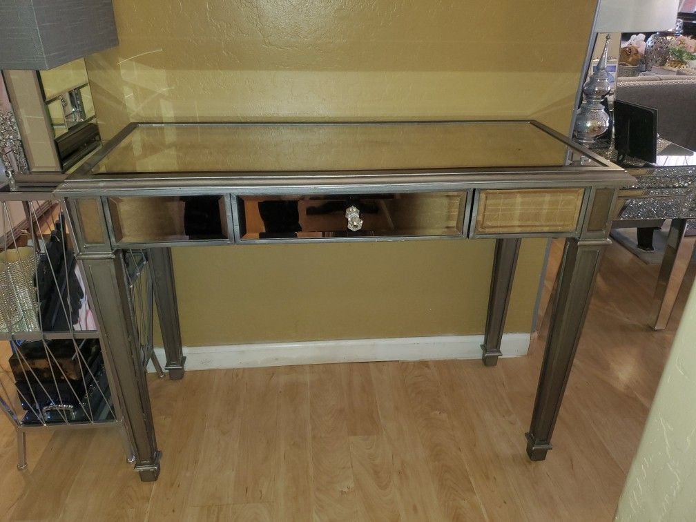 Makeup Vanity/Desk