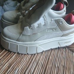 PUMA 8.5 WOMENS, O.B.O.