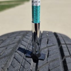 Uniroyal Tiger Paw Touring A/S Size: 225/60 R18 Tread Depth New: 11/32