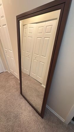 Standing mirror