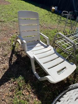 White Plastic Outdoor Chaise Lounge Chair