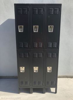 -Lockers -3 units of 6 black lockers