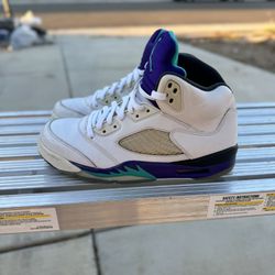 Used Men’s Nike Air Jordan Retro 5 Grapes