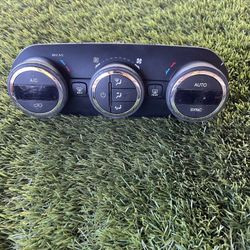 2017 Jeep Renegade AC controls Parts
