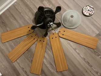 Beautiful 52” Hunter Fan Co