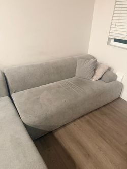Light Gray Sectional Sofa with Chaise