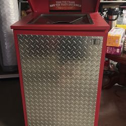 Commercial Trash  Can 