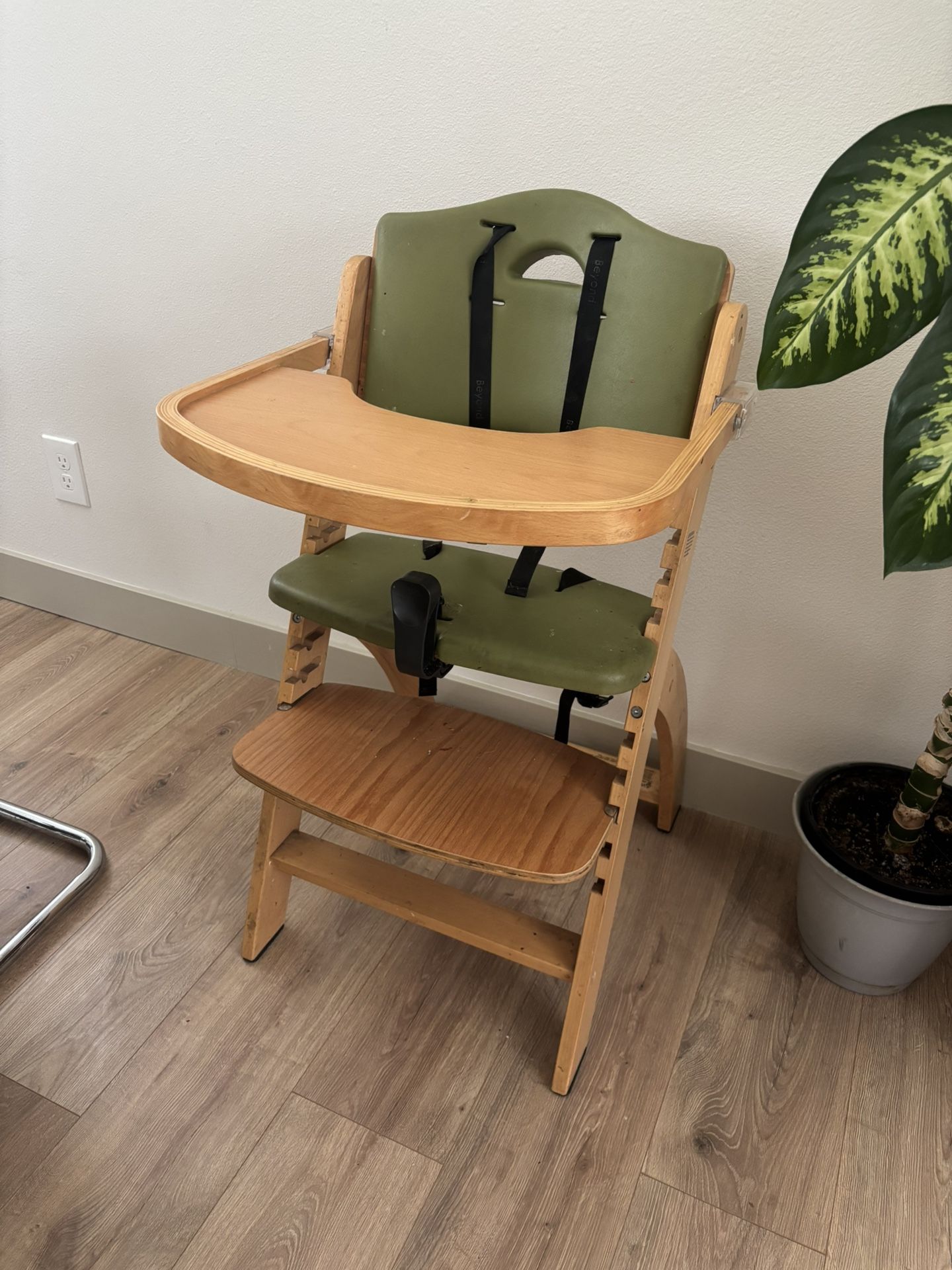 Abiie Beyond Junior Wooden High Chair