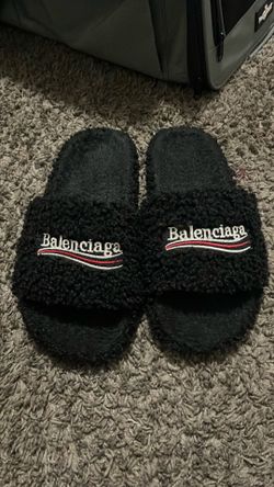Balenciaga slides no box come with it I paid 260