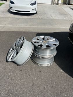Silver Alloy Wheels size 18