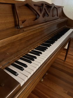 Free Piano must go today