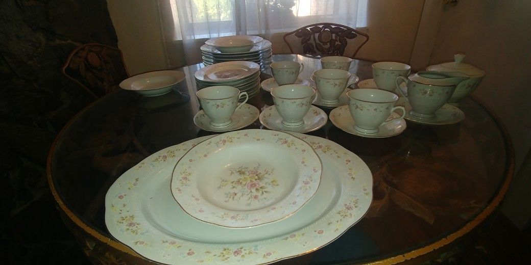 Vintage Pink and White Blossoms Porcelindo China, 23 Pieces