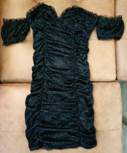 Beautiful Forever 21 Black Sparkling Off The Shoulder Mini Dress, Size Small! Great For A Night Out!
*Runs more like XS