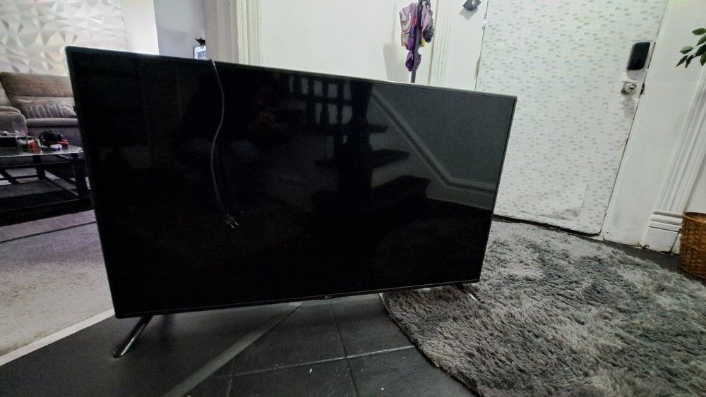 For Sale: 55" LG Smart TV – Excellent Condition!

 