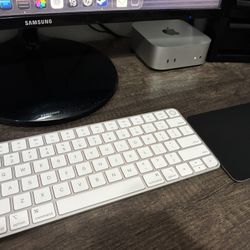 M4 Mac Mini With Keyboard And Track Pad