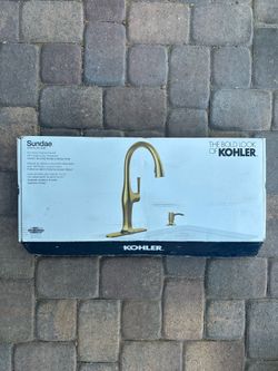 Sundae Single-Handle Pull Down Sprayer Kitchen Faucet with Soap Dispenser in Vibrant Brushed Moderne Brass