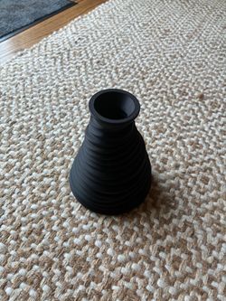 3D‑Printed Modern Ribbed Flower Vase – 6” Tall