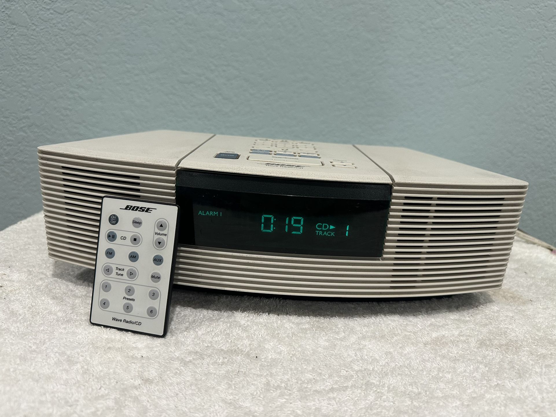 BOSE Wave Radio AWRC-1P Audio System CD Player AM/FM/RADIO, ALARM , AUX INPUT With REMOTE