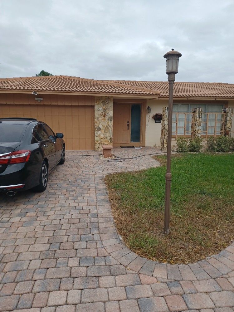 Garage Sale/ Moving Sale Coral Springs