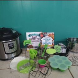 InstantPot With Accessory Set And 2 Cookbooks
