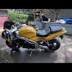 MUST GO! Triumph Daytona T595 (Parts Only)