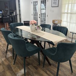 Rooms to Go Glass oval wood frame Dining table 6 luxury square wingback Emerald green velvet chair