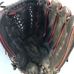 Wilson 13” UPROAR Glove