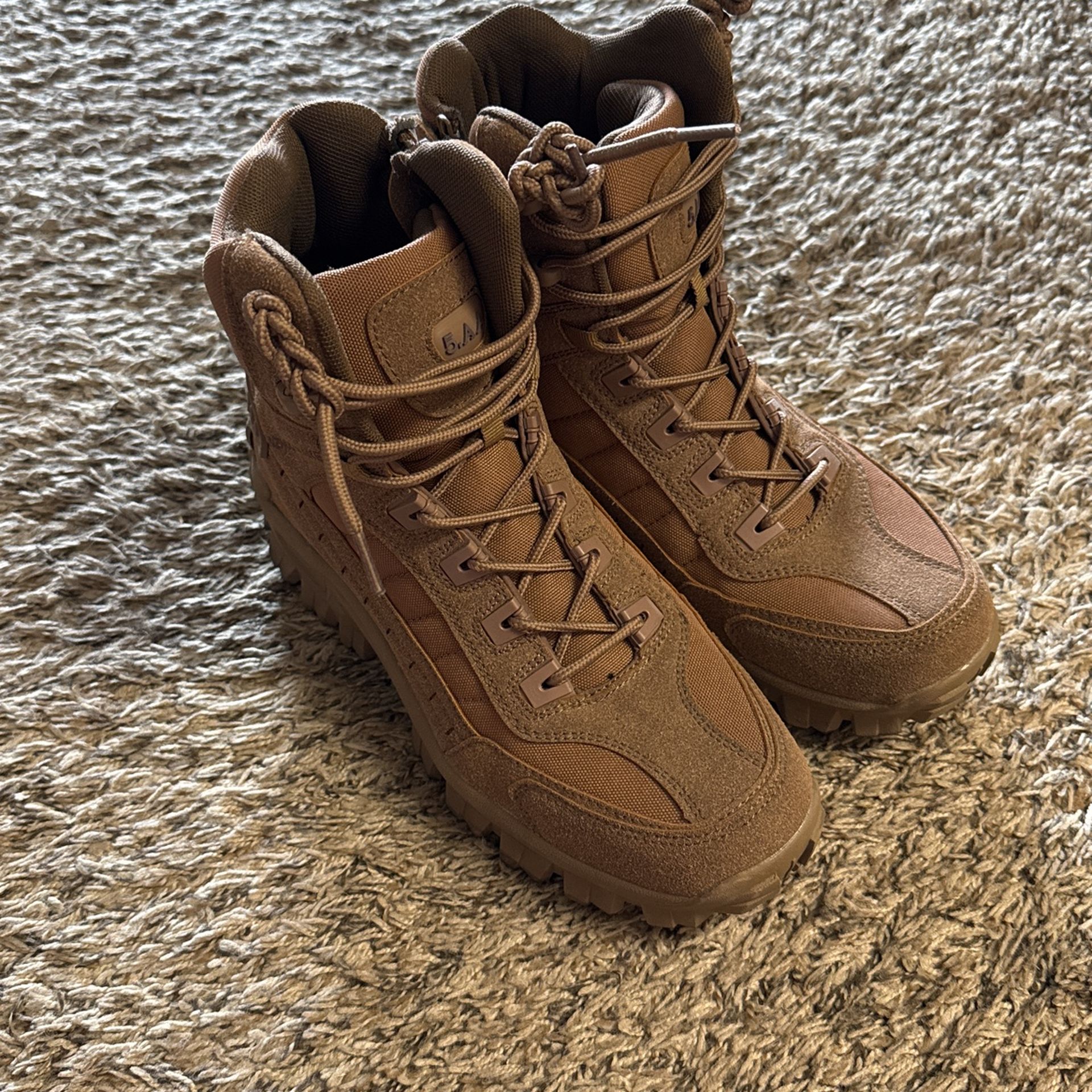 Military Boots (like new)