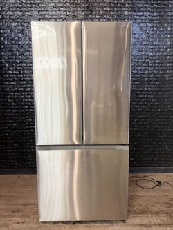 SAMSUNG REFRIGERATOR w/WARRANTY! R3044A