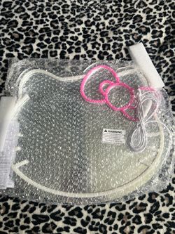 Hello kitty LED mirror
