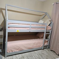 twin bunk beds with mattresses