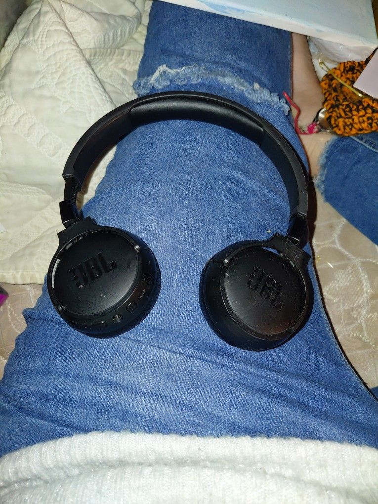 JBL Bluebooth Headphones
