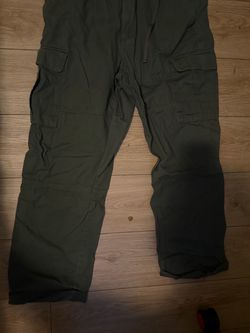 Green cargo pants